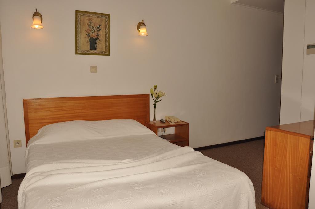 Residencial D. Joao III Hotell Ponta Delgada Rum bild